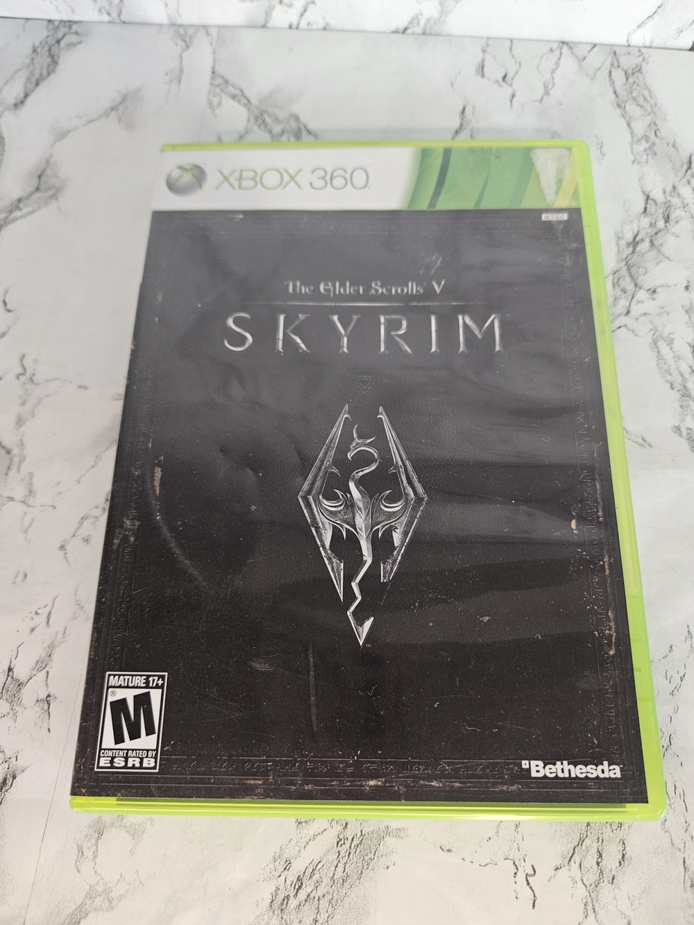 Skyrim Xbox 360  w/ Manual & Map